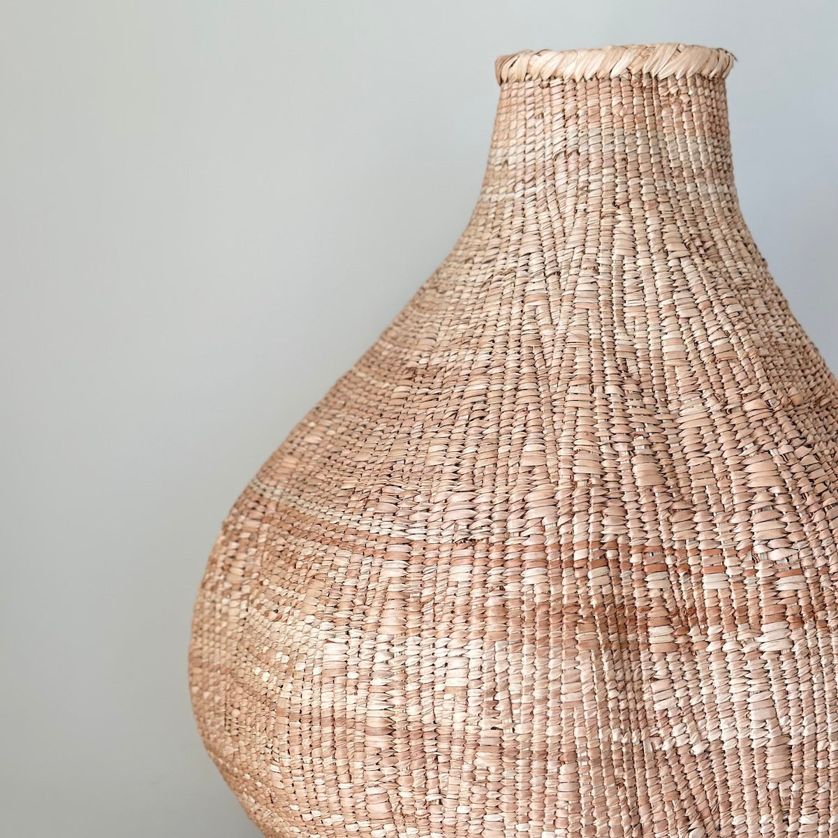 Versatile Woven Storage Basket for Everyday Home Styling - Image 3
