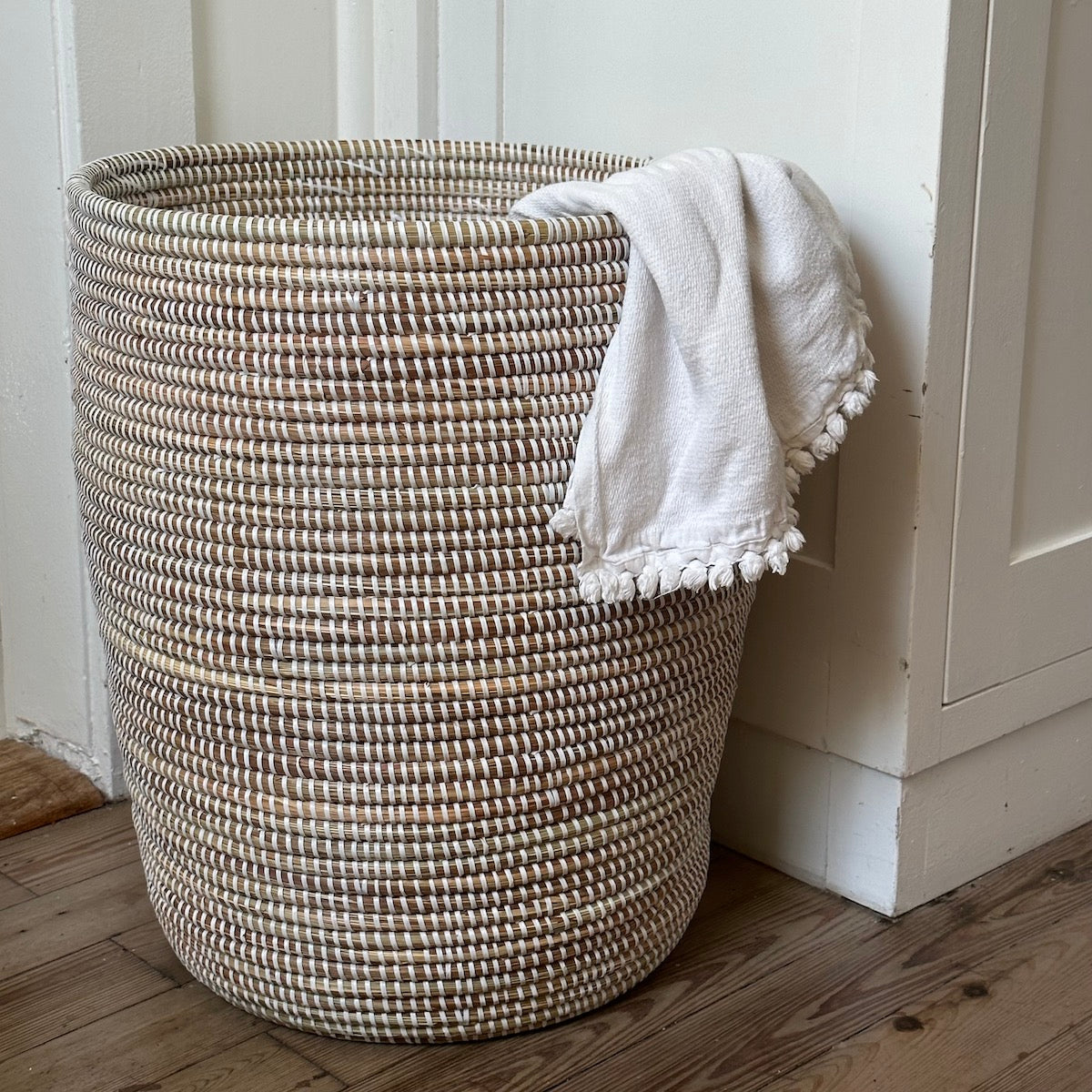 Modern Woven Storage Basket for Everyday Home Style - Image 2